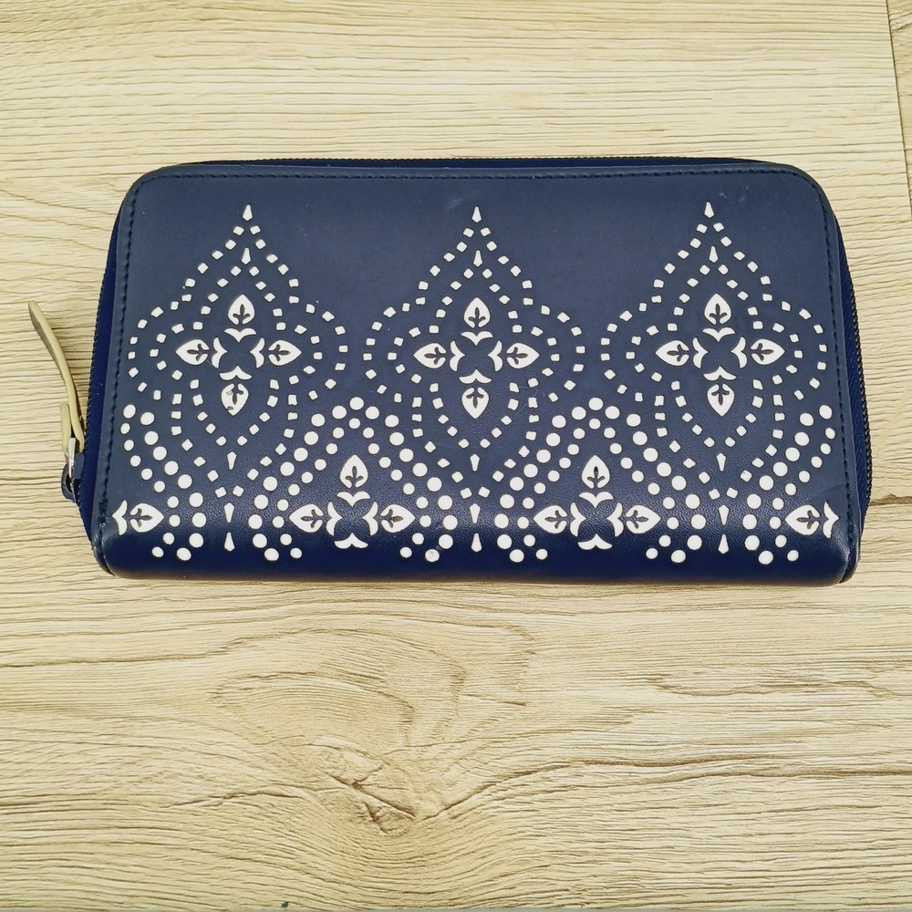Vera Bradley Navy Blue Laser Cut Medallion Zip Around Accordion Wallet